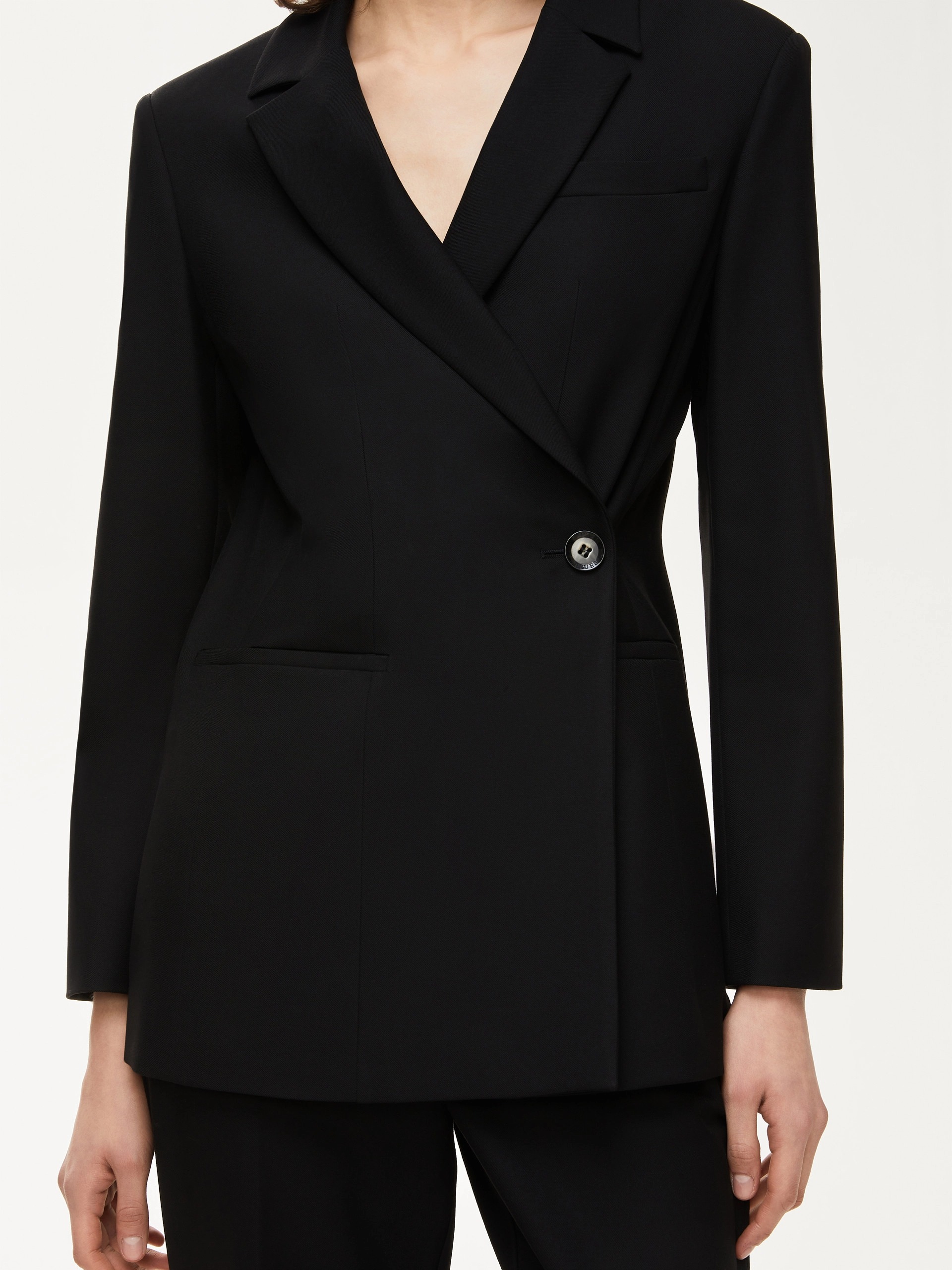 7046015102011-c-boschi