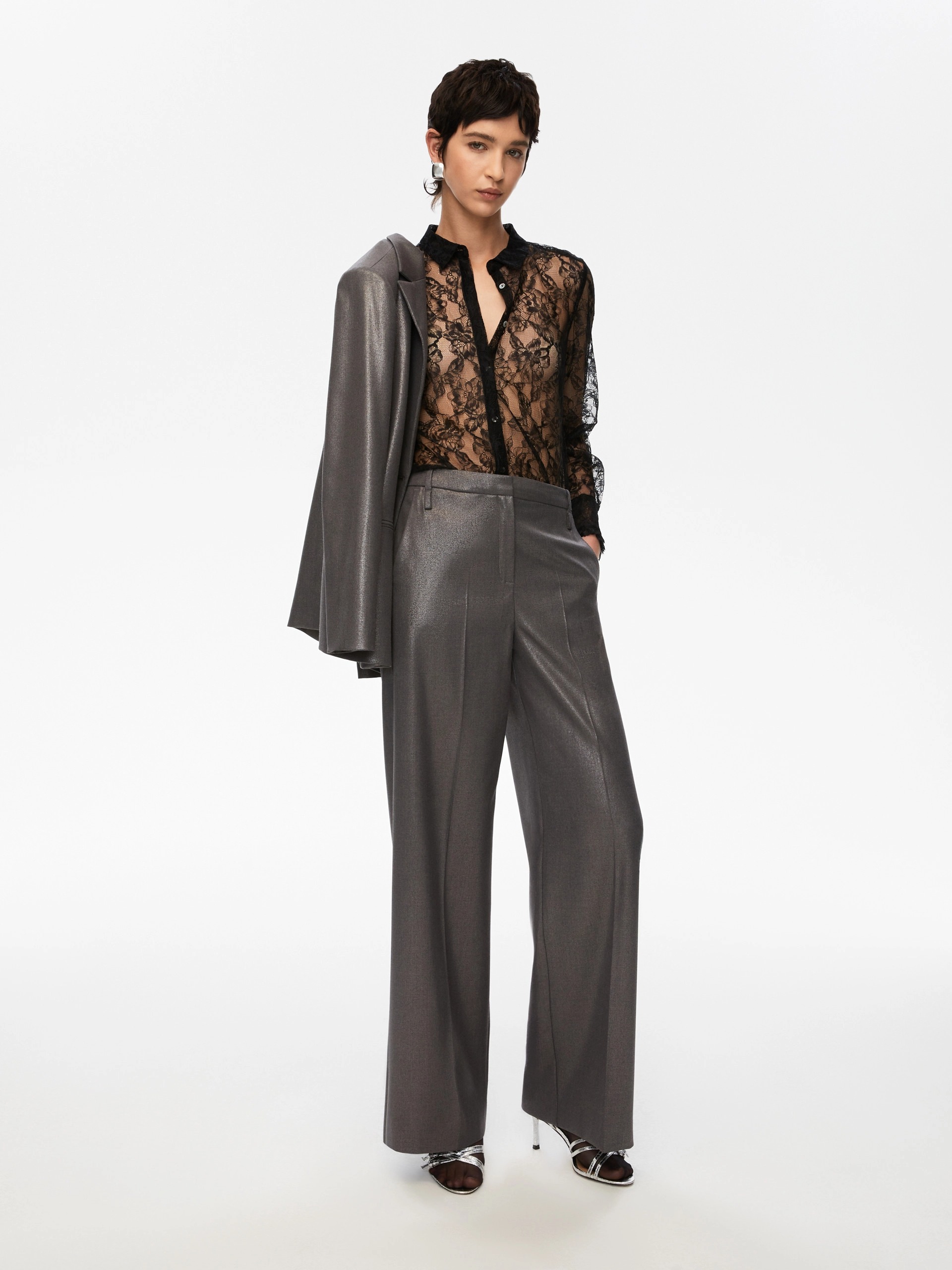 7136085202001-d-arnes