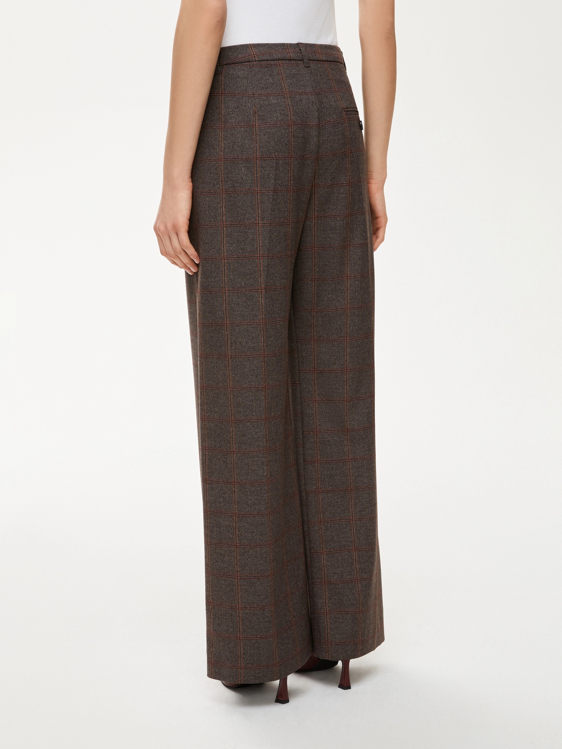 7136095102017-b-surrey